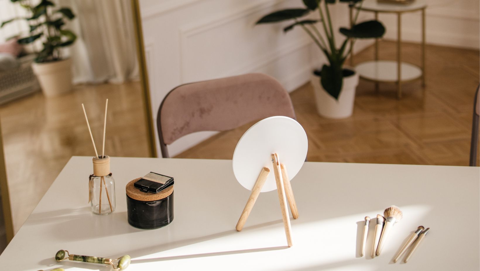 Light and Style: Creating the Beauty Corner of Your Dreams at Home