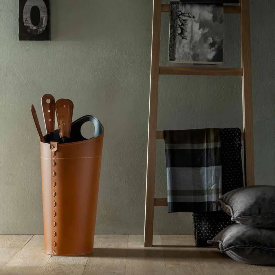 Fireplace accessories with Nilar leather holders, modern design Viadurini