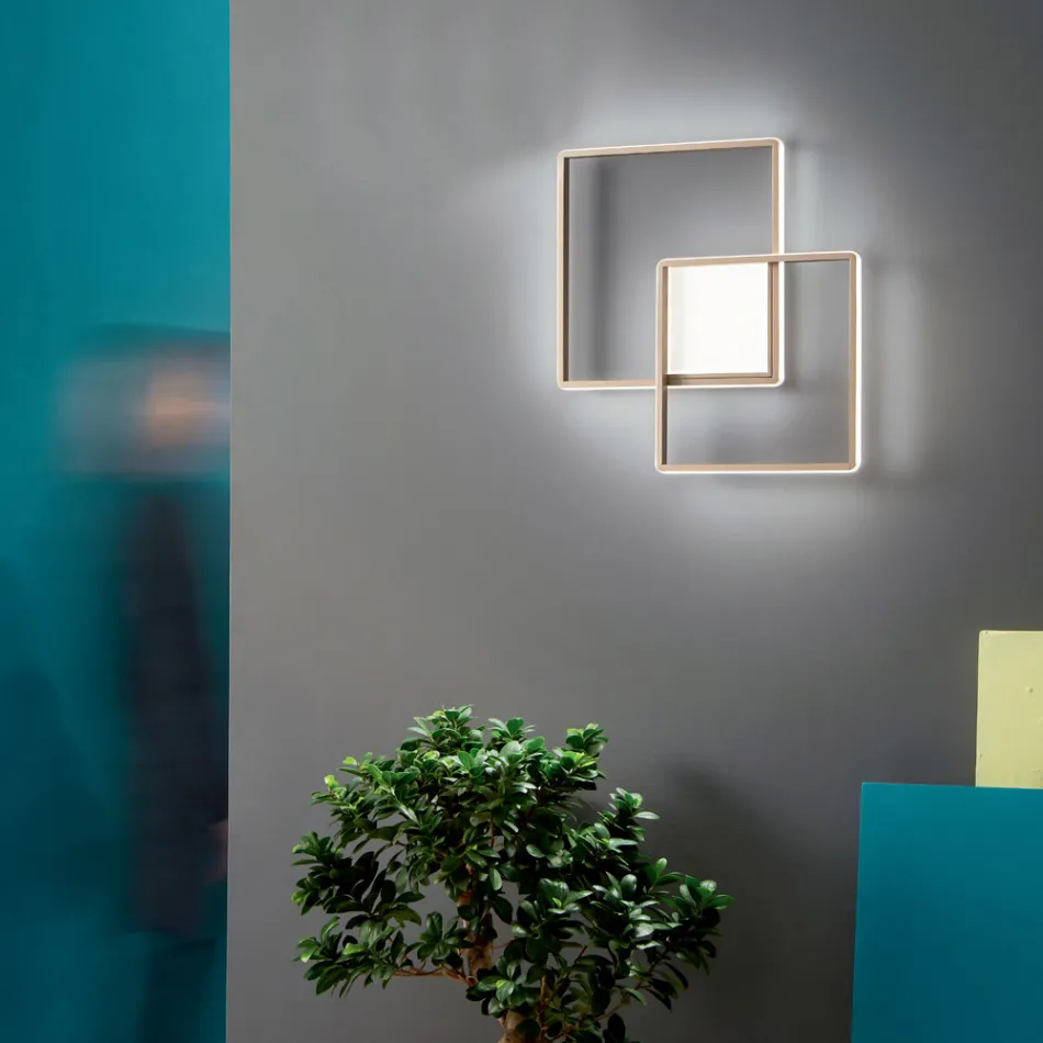 Modern - Formal Gold Painted Metal Wall Light with LED Viadurini