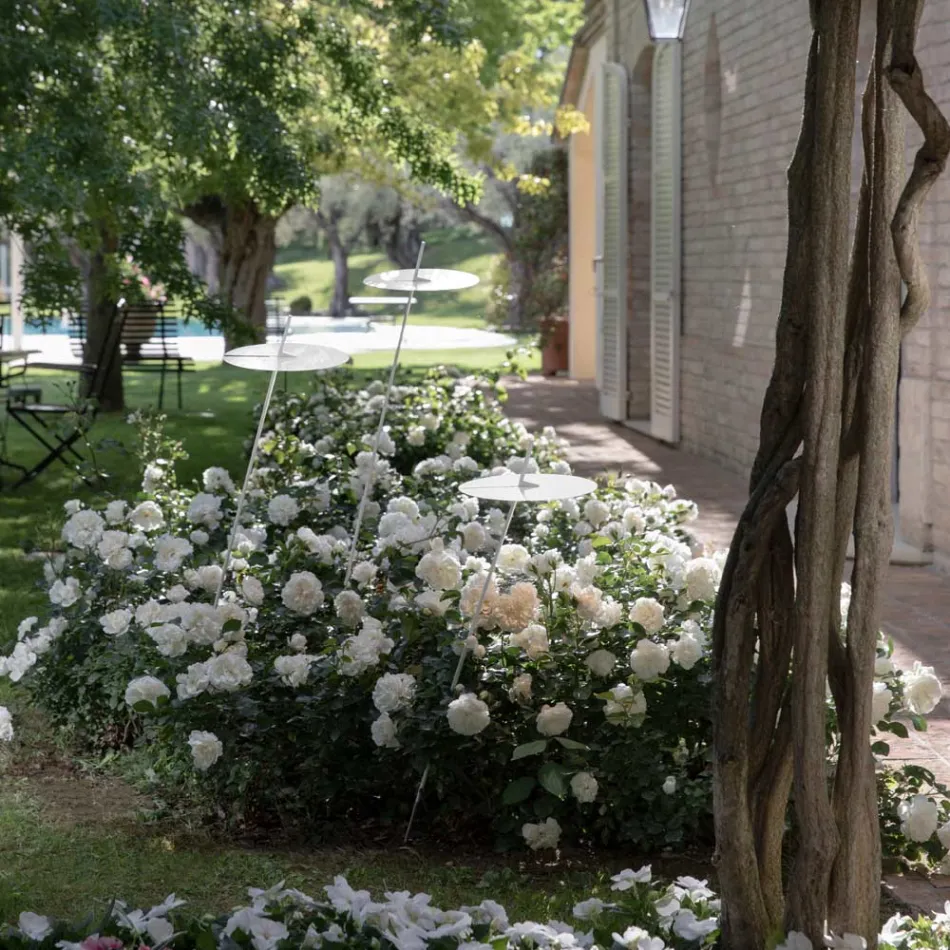 Garden Floor Lamp Aluminium White Design with Water Lily Leaf - Cipriam Viadurini