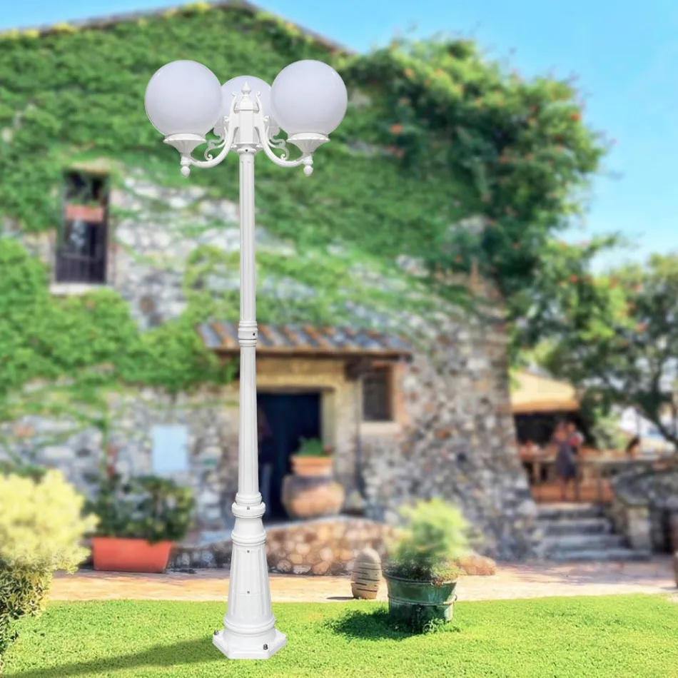 200 cm tall street lamp in white acrylic and aluminium made in Italy - Trovabianco Viadurini