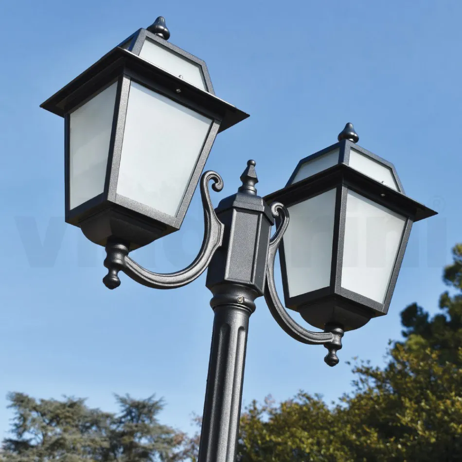 Garden lamppost 238 cm high in Anthracite Aluminium and Sandblasted Glass - Elric Viadurini