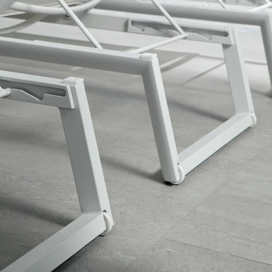 Outdoor Sunbed in Aluminium and Textilene with Retractable Wheels, 2 Pieces - Donkey Viadurini