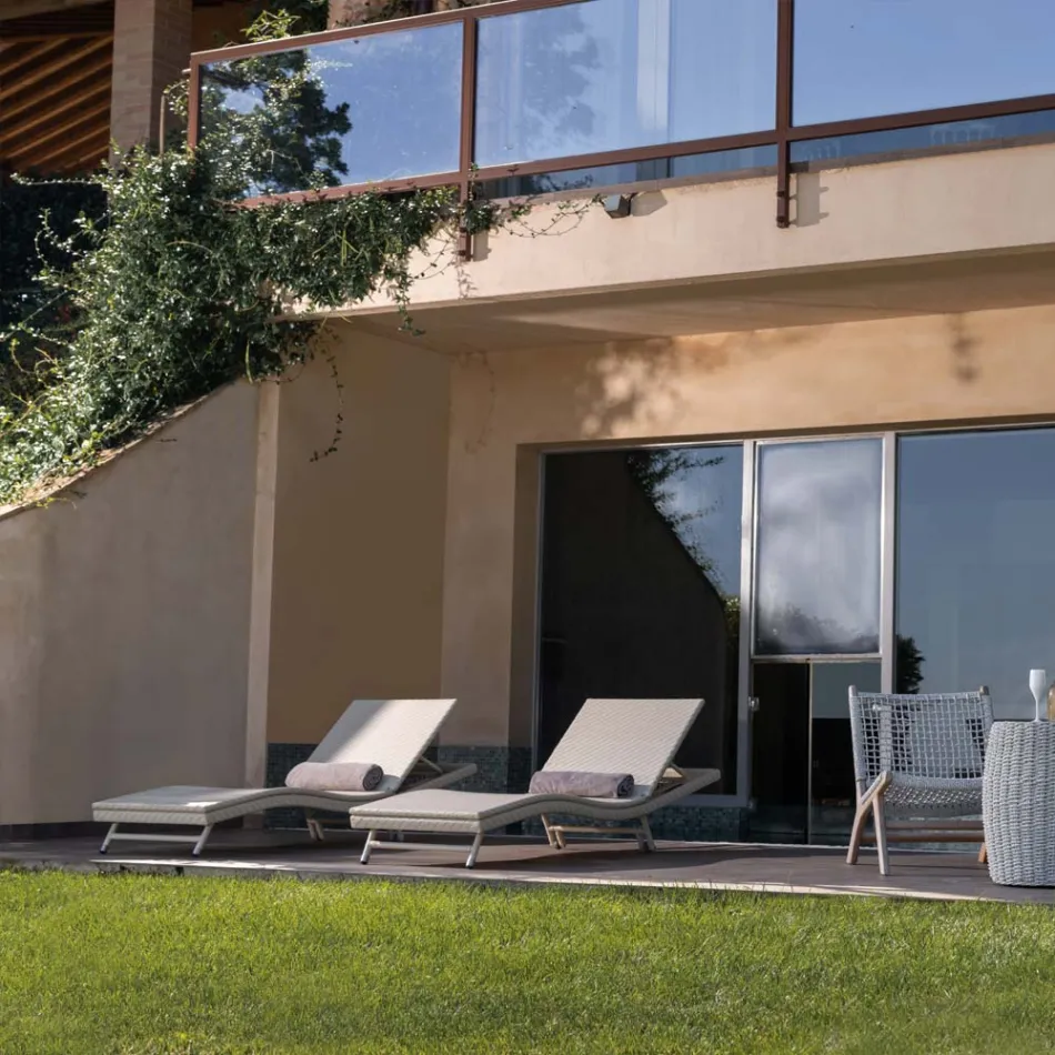 Outdoor Sunbed in Polyrattan with Wheels - Meredith Viadurini