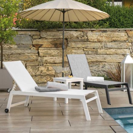 Outdoor Lounger Made of Aluminium and Textilene with 2 Wheels - Costume Viadurini