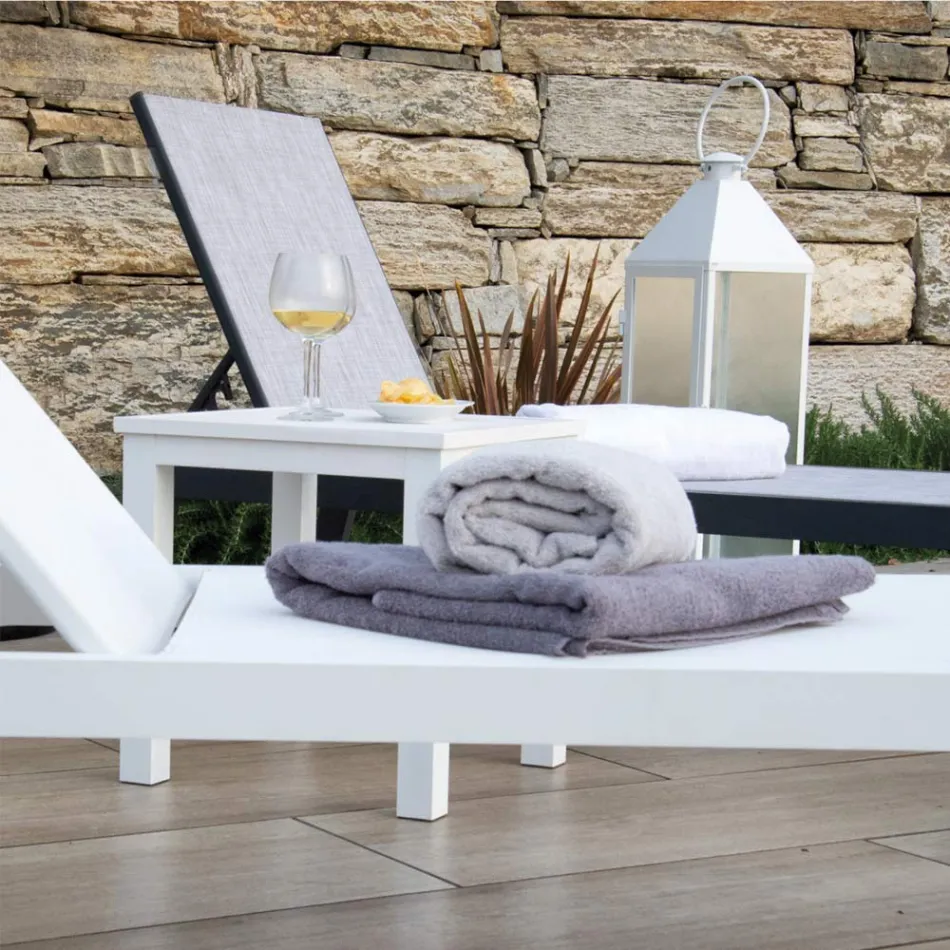 Outdoor Lounger Made of Aluminium and Textilene with 2 Wheels - Costume Viadurini