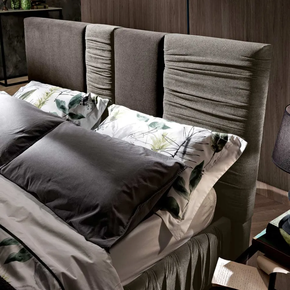 Modern Upholstered Double Bed with Folds or Quilted Design - Thomas Viadurini