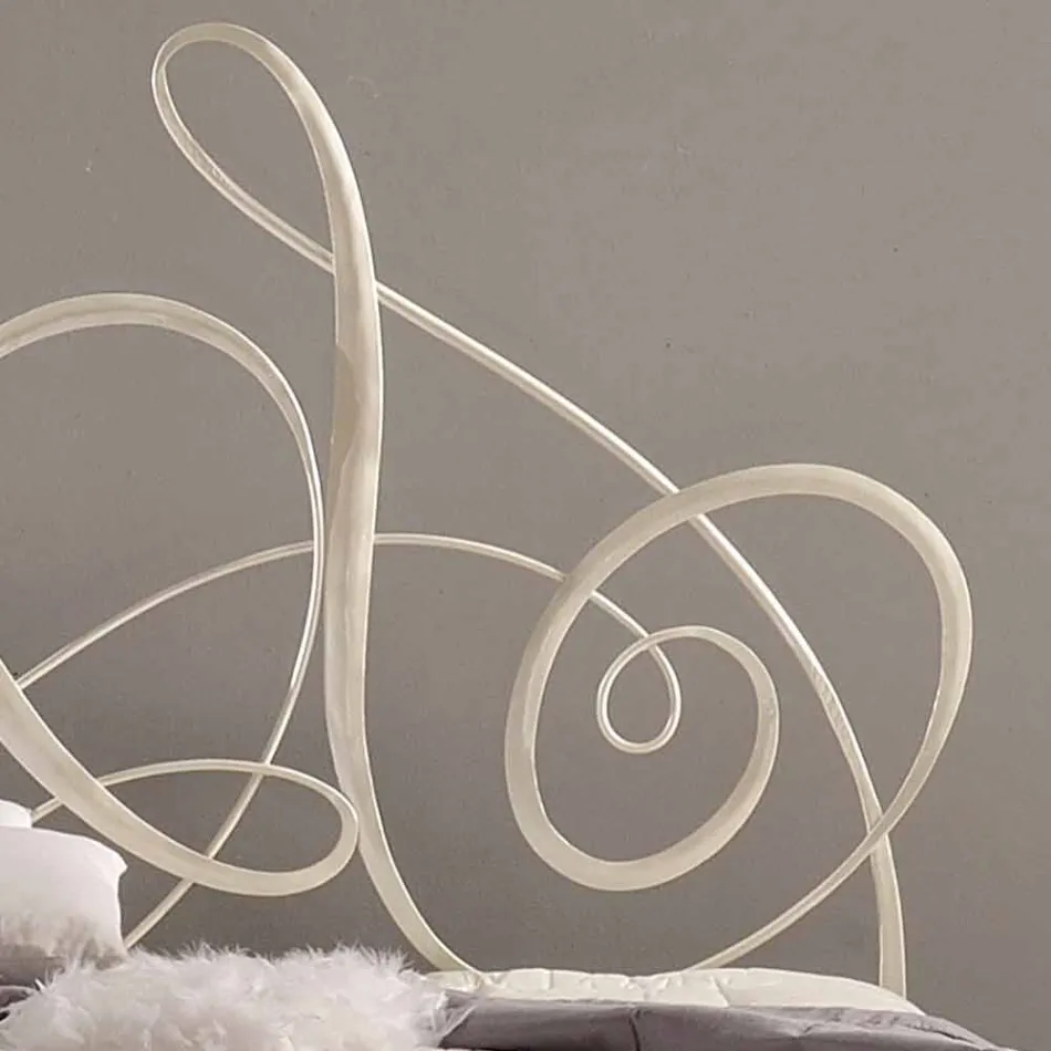 double bed in wrought iron with Athena treble clef decoration Viadurini