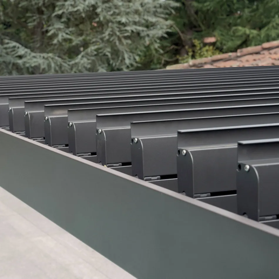 Aluminium Pergola with Adjustable Roof by Crank - Eolo Viadurini