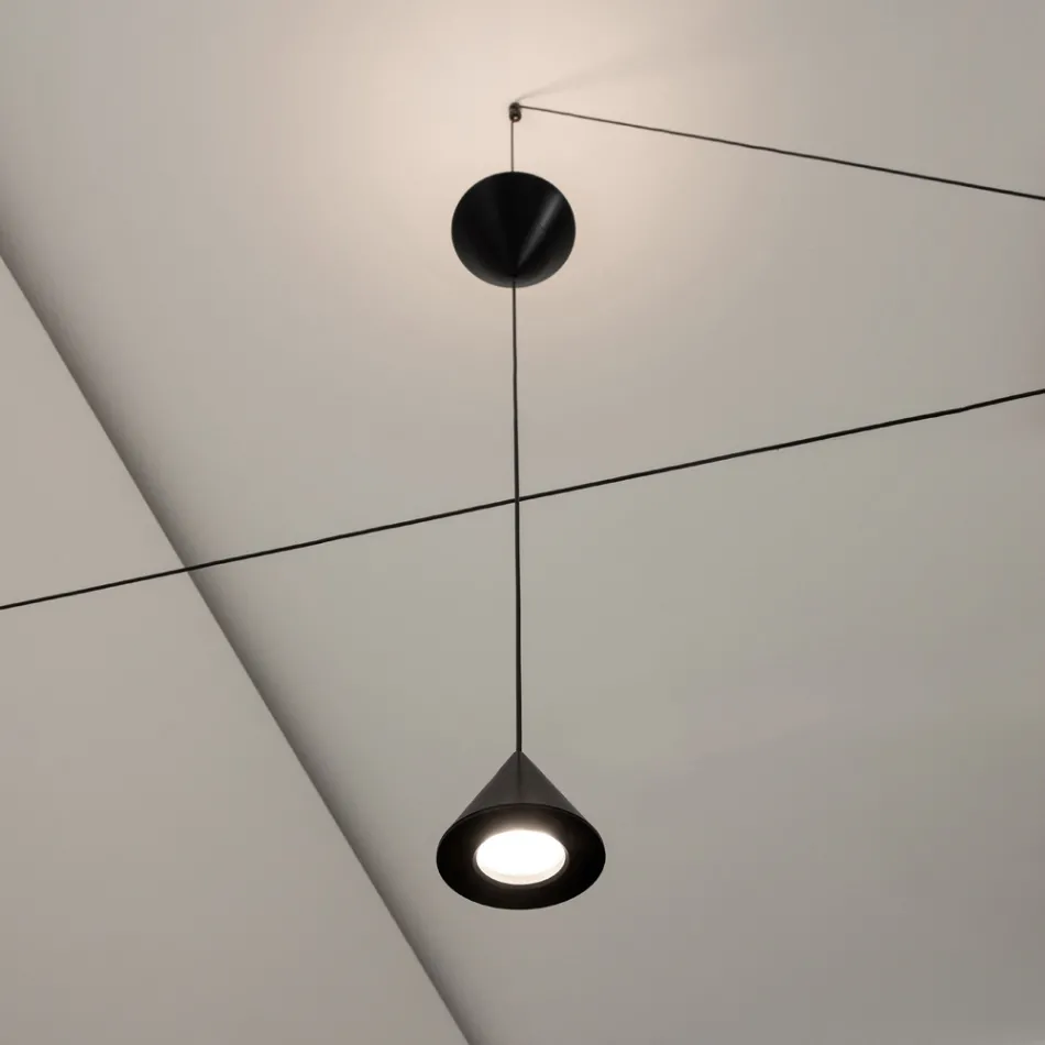 Floor Lamp in Black Aluminium and Double Cone Minimal Design - Mercado Viadurini