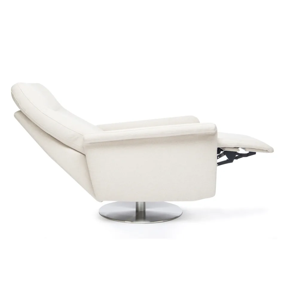 Armchair with Swivel Steel Base and Footrest Made in Italy - Valentina Viadurini