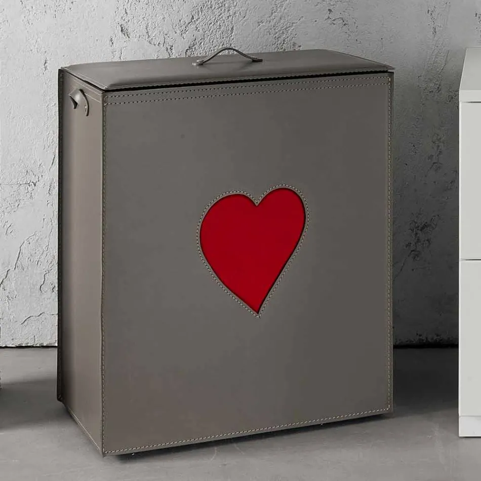Contemporary leather laundry basket made in Italy Adele, heart insert Viadurini