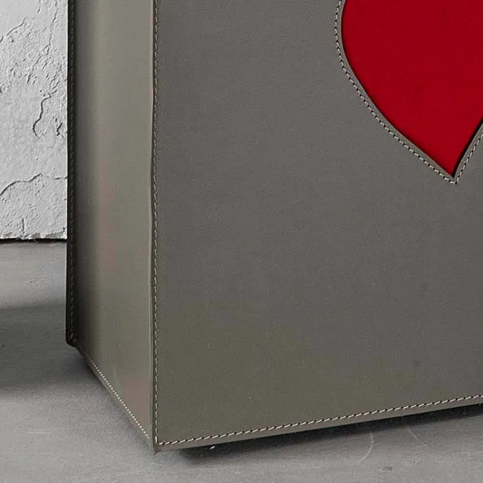 Contemporary leather laundry basket made in Italy Adele, heart insert Viadurini