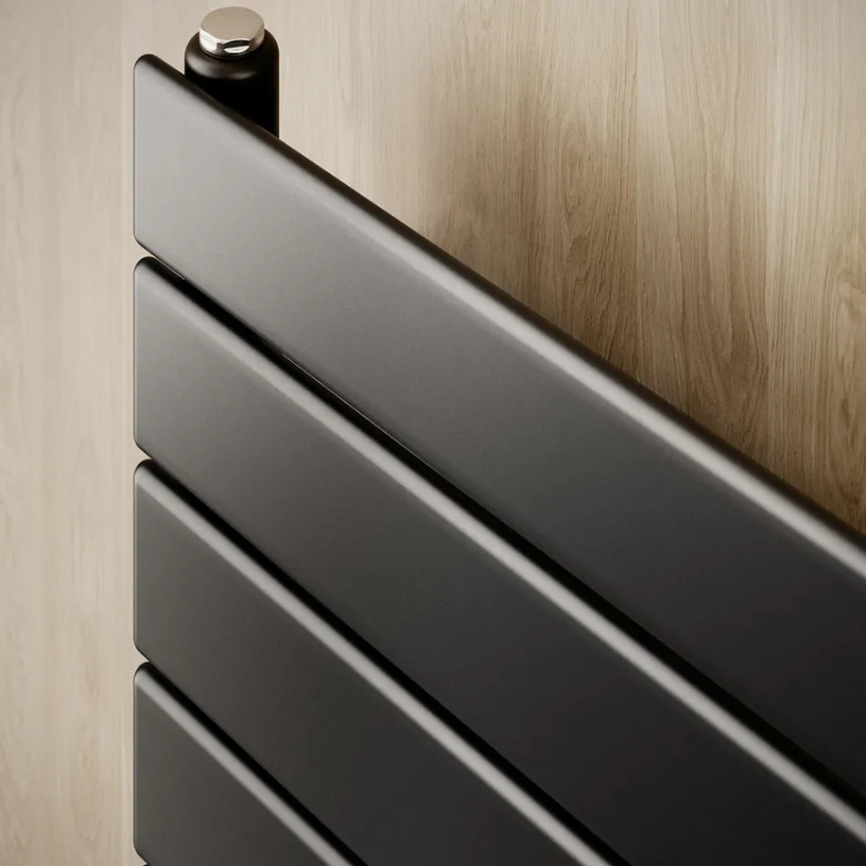 Single Hydraulic Radiator in Black Carbon Steel Made in Italy - Ciro Viadurini