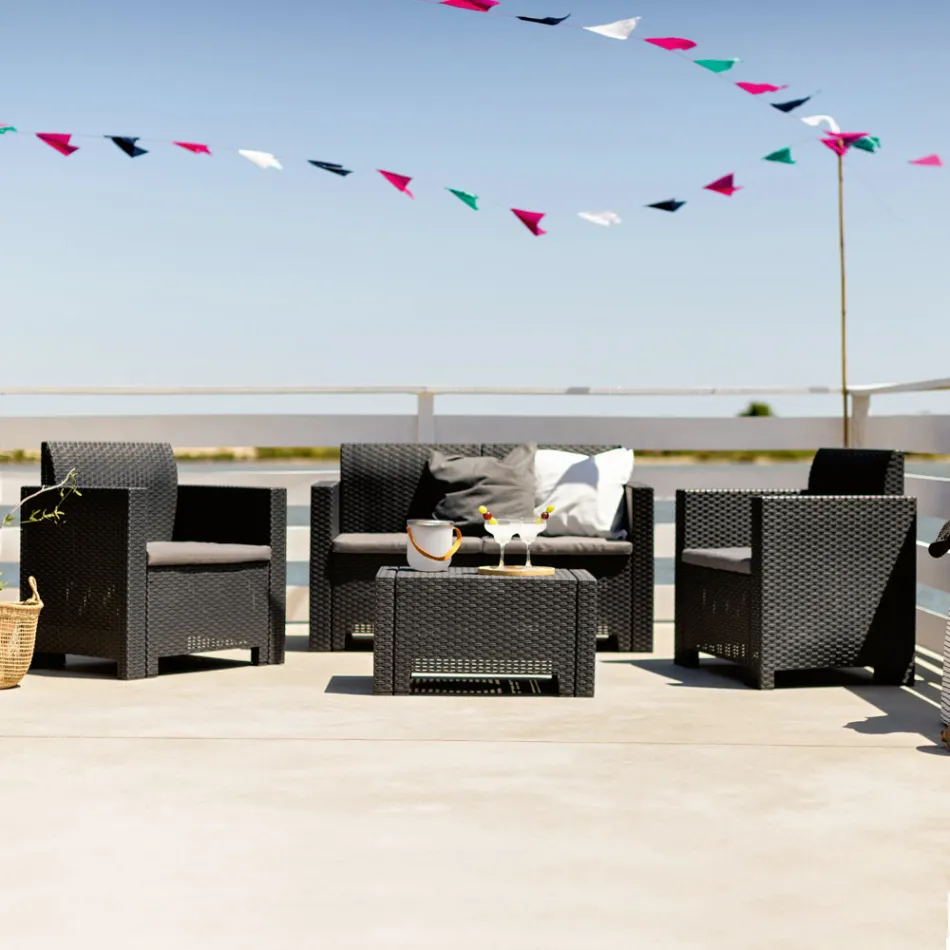 Lounge with 1 sofa, 2 armchairs and 1 coffee table with seat cushions - Machine Viadurini