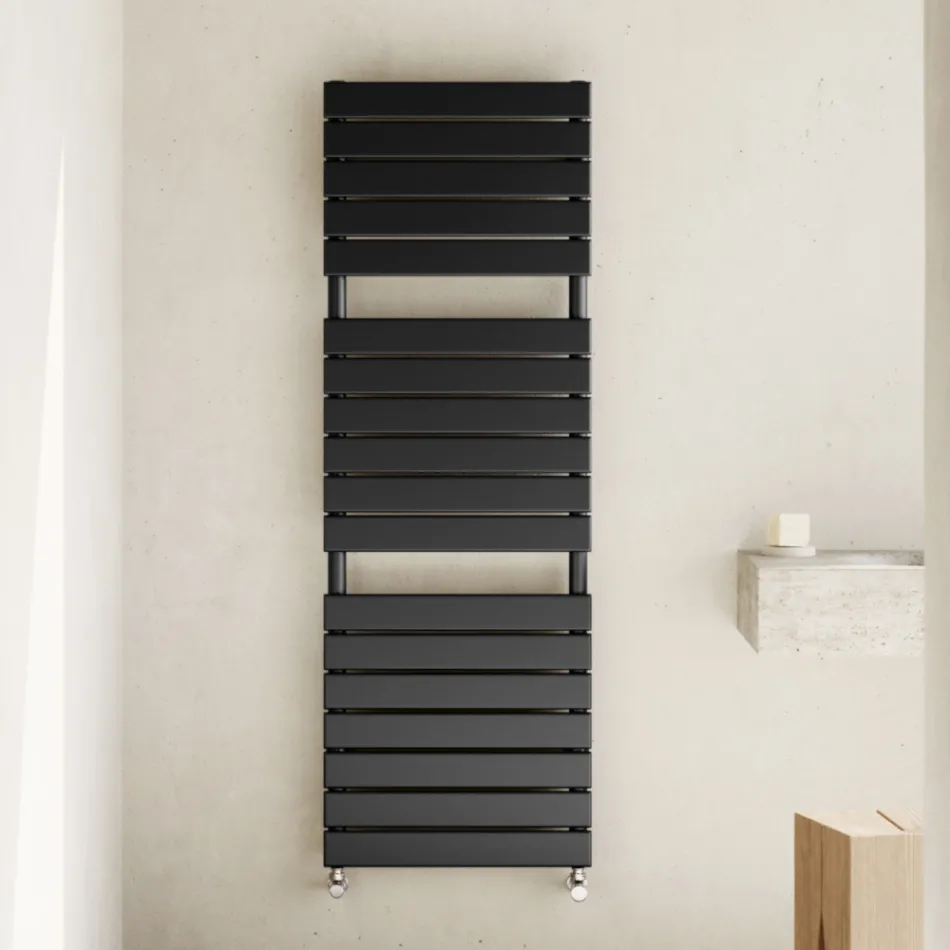 Black Carbon Steel Hydraulic Towel Warmer Made in Italy - Carezza Viadurini