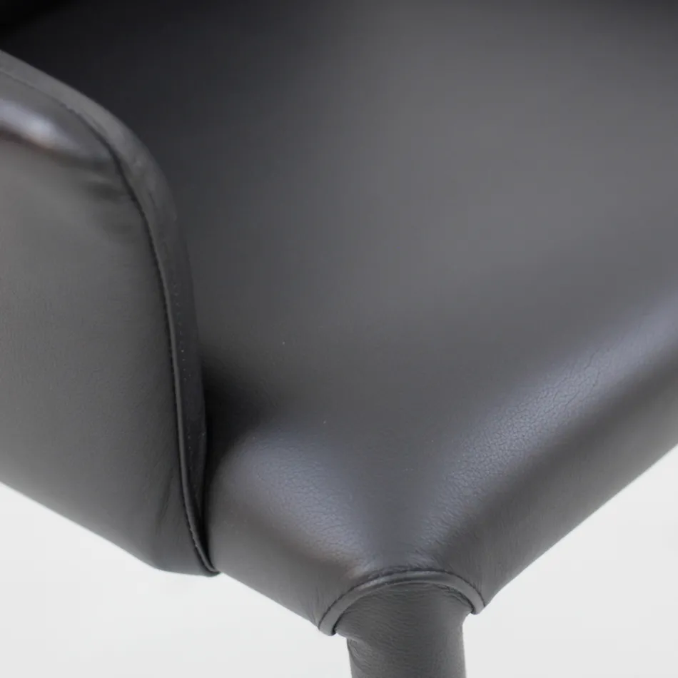 Dining Chair with Armrests Upholstered in Black Leather Made in Italy - Meyer Viadurini
