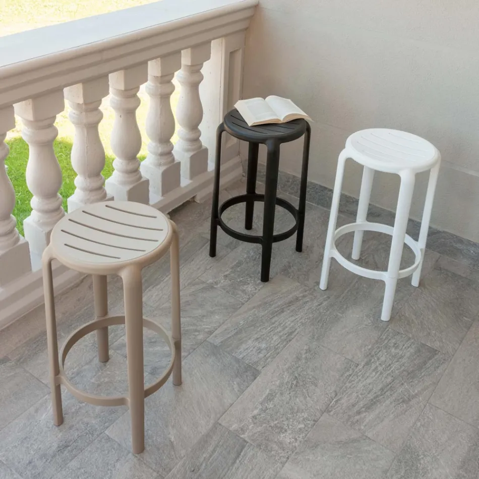 Stool in Polypropylene Reinforced with Fiberglass in Different Colours - Neev Viadurini