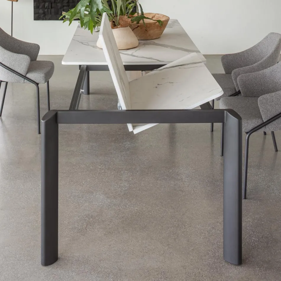 Extendable table to 298 cm in ceramic and metal Made in Italy - Tulip Viadurini