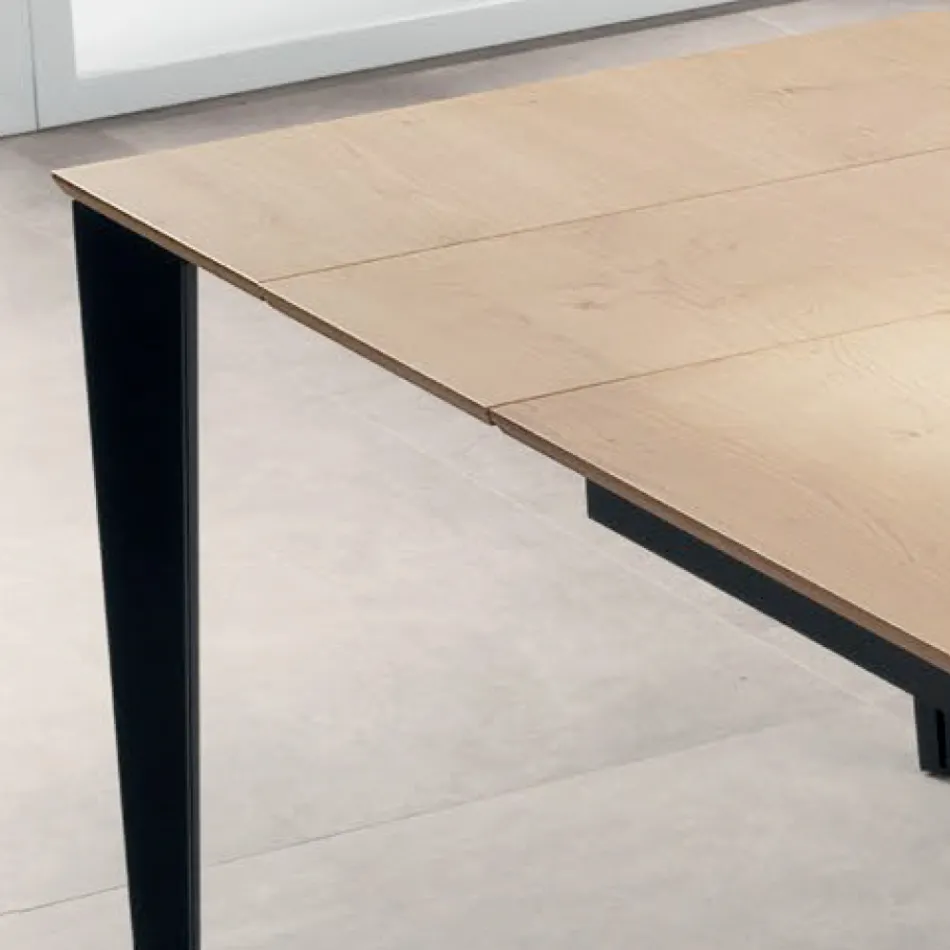 Extendable Table with Natural Oak Veneer Top - Anise Viadurini