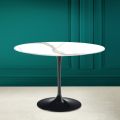 Tulip Table Saarinen H 73 Round in Ceramic Calacatta Michelangelo - Scarlet