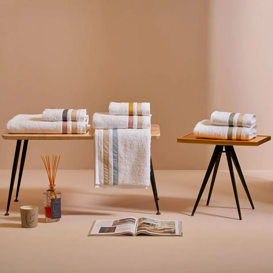 Cotton Terry Shower Towel with Double Ruffle in Cotton Percale - Serenity Viadurini