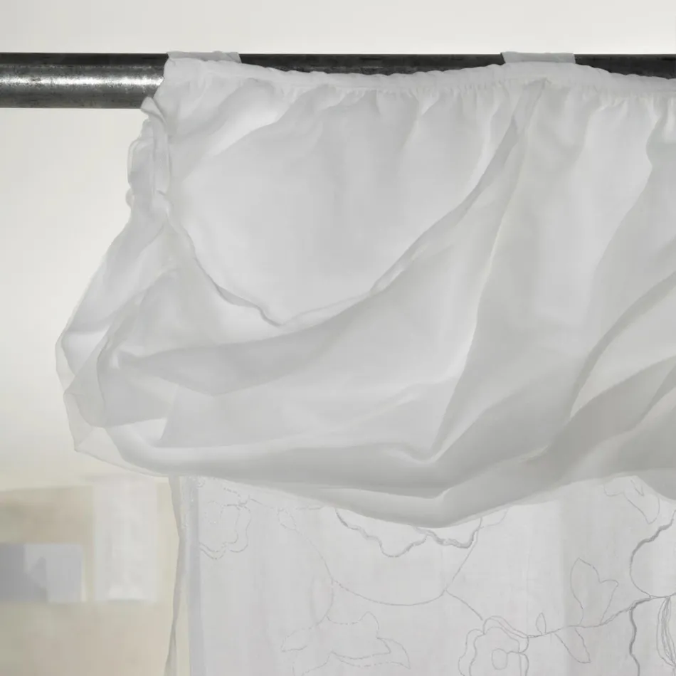 White Curtain in Linen Gauze and Organza with Elegant Rose Embroidery - Mariarosa Viadurini