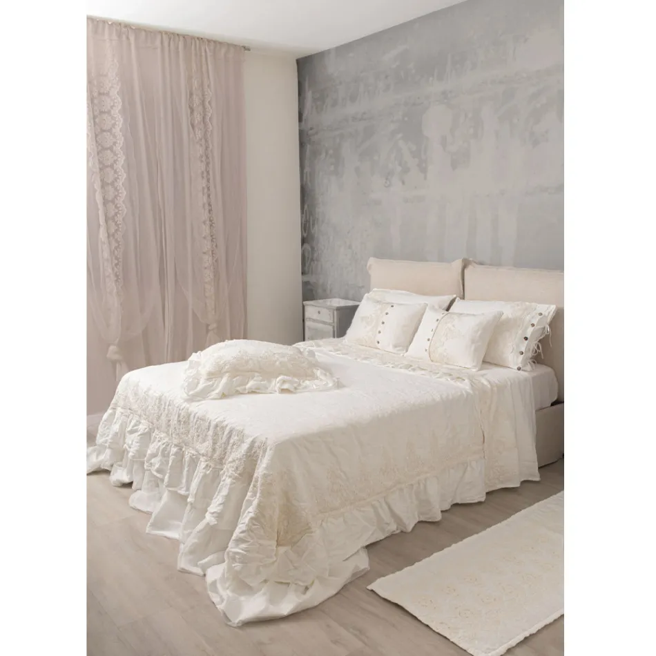 Light Linen Curtain with Organza and Gothic Embroidery in the Luxury Centre - Marinella Viadurini