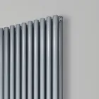 Hydraulic radiator with horizontal collectors and vertical pipes - Colomba Viadurini