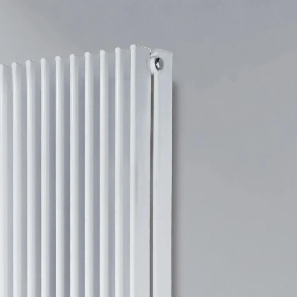 Hydraulic Radiator with Flat Elements in Traffic White Steel - Plum Viadurini