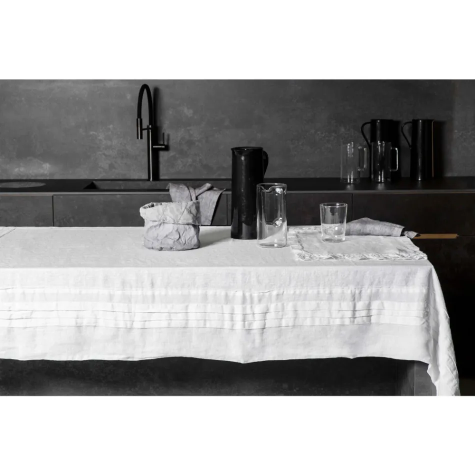 White Linen Tablecloth with Italian Luxury Pleated Border - Tippel Viadurini