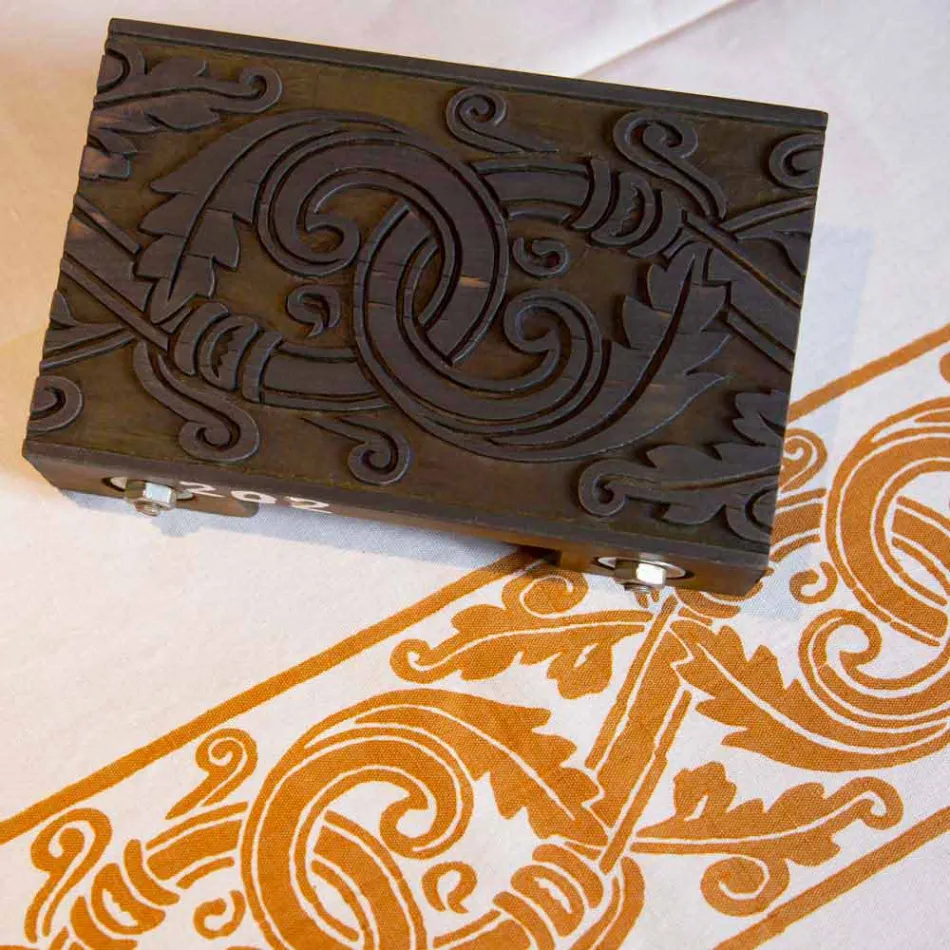 Highly Crafted Italian Printed Cotton and Linen Tablecloth - Brands Viadurini