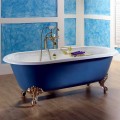 Vintage freestanding bathtub in painted cast iron with Diane feet