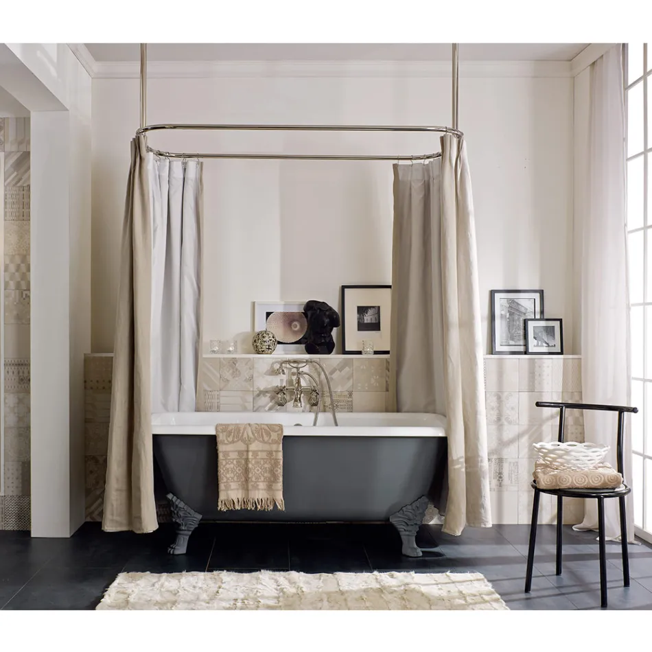 Vintage Freestanding Bathtub with Feet, in Cast Iron - Nausica Viadurini